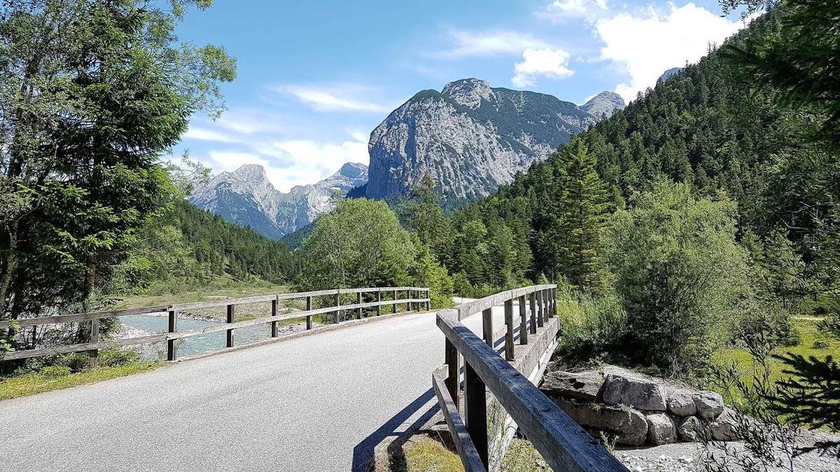 'Video thumbnail for Silberregion Karwendel Tour per Auto durch Tirol & Bayern'